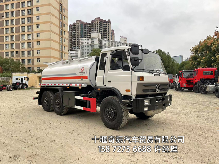 东风六驱运油车 欧标罐口,油漆回收 总容积12.1m