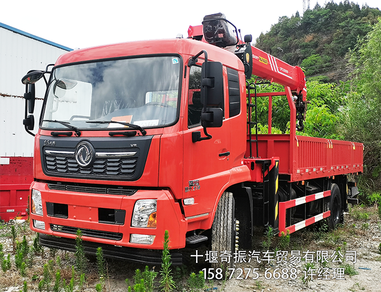 东风天锦4X2随车吊货箱5.8m带参数图片